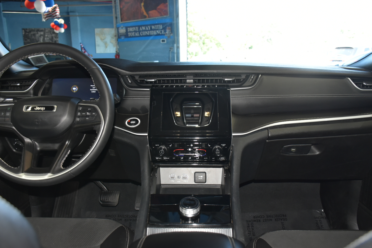 2024 Jeep Grand Cherokee Laredo photo 41
