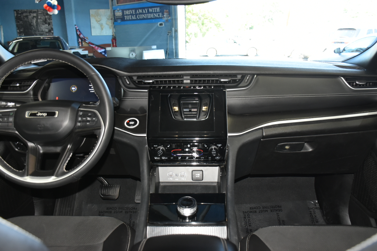 2024 Jeep Grand Cherokee Laredo photo 42