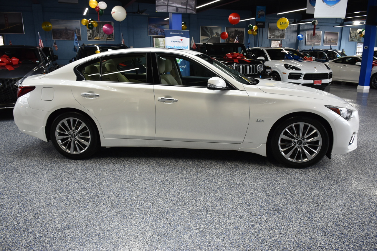 Infiniti Q50 3.0t LUXE AWD 2019