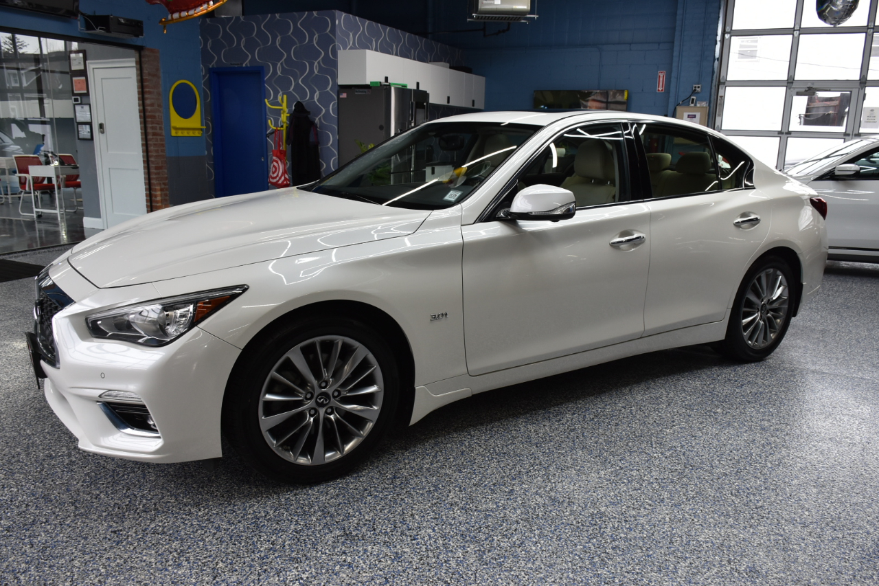 Infiniti Q50 3.0t LUXE AWD 2019