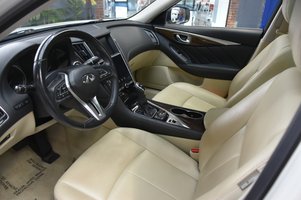 Infiniti Q50 3.0t LUXE AWD 2019