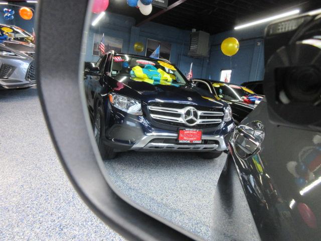 Mercedes-Benz C-Class C300 4MATIC Sedan 2020