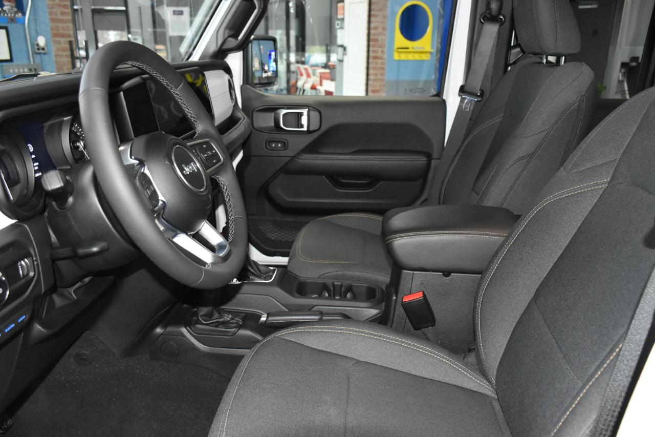 Jeep Wrangler 4xe Sahara 2025