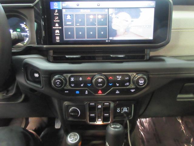 Jeep Wrangler 4xe Sahara 2025