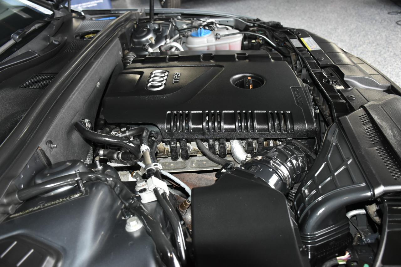 Audi A4 2.0T Prestige quattro Sedan 2013