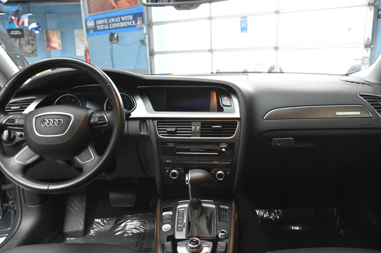 Audi A4 2.0T Prestige quattro Sedan 2013