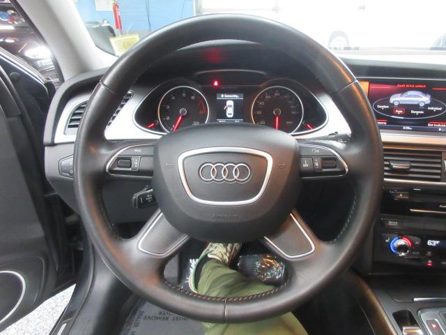 Audi A4 2.0T Prestige quattro Sedan 2013