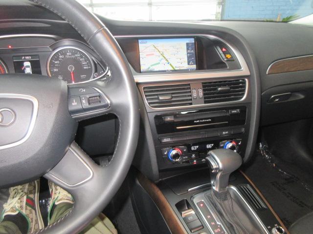 Audi A4 2.0T Prestige quattro Sedan 2013