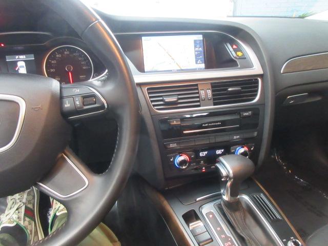 Audi A4 2.0T Prestige quattro Sedan 2013