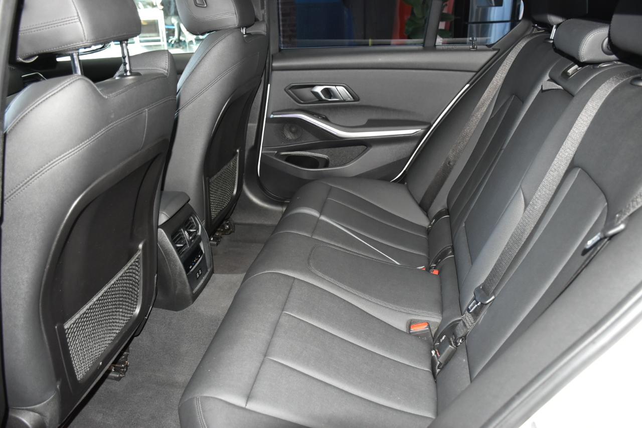 BMW 3-Series 330i xDrive 2021