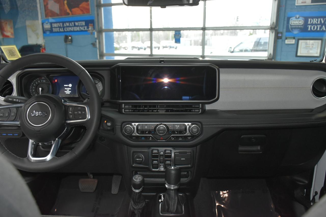 Jeep Wrangler 4xe Sahara 2025