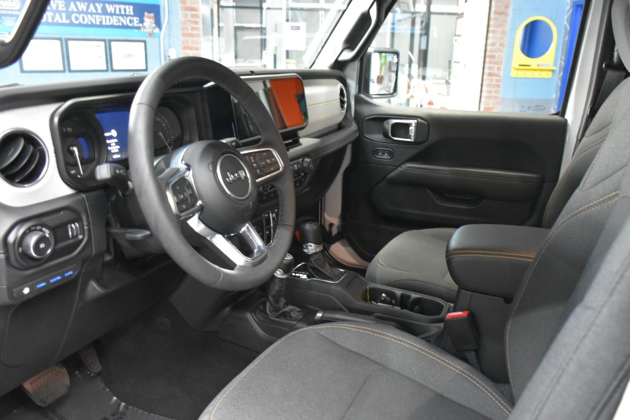 Jeep Wrangler 4xe Sahara 2025