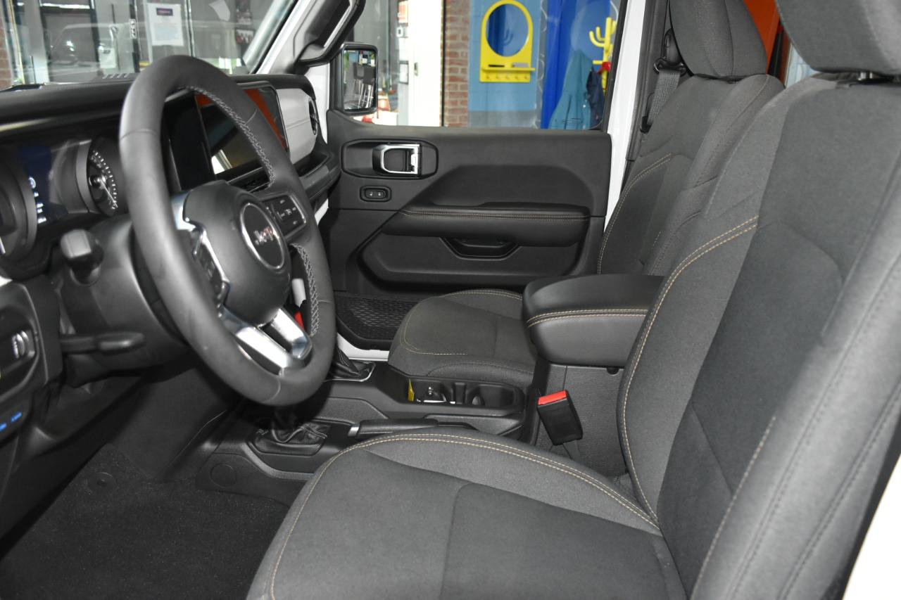 Jeep Wrangler 4xe Sahara 2025