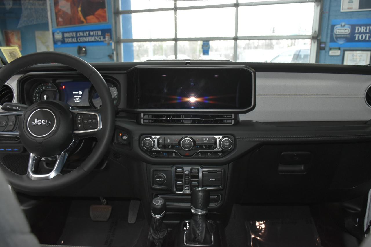 Jeep Wrangler 4xe Sahara 2025