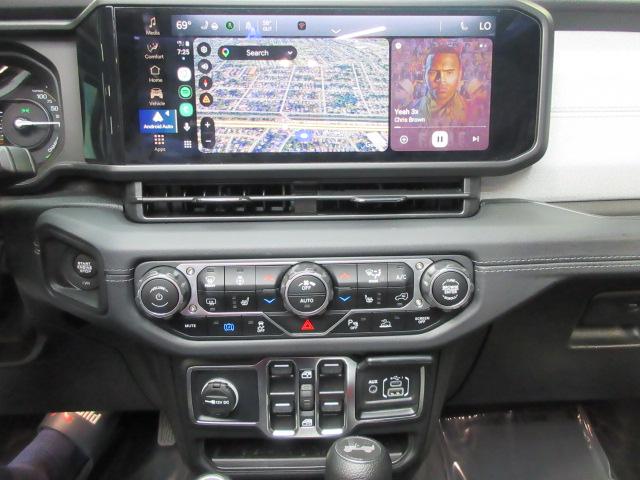 Jeep Wrangler 4xe Sahara 2025