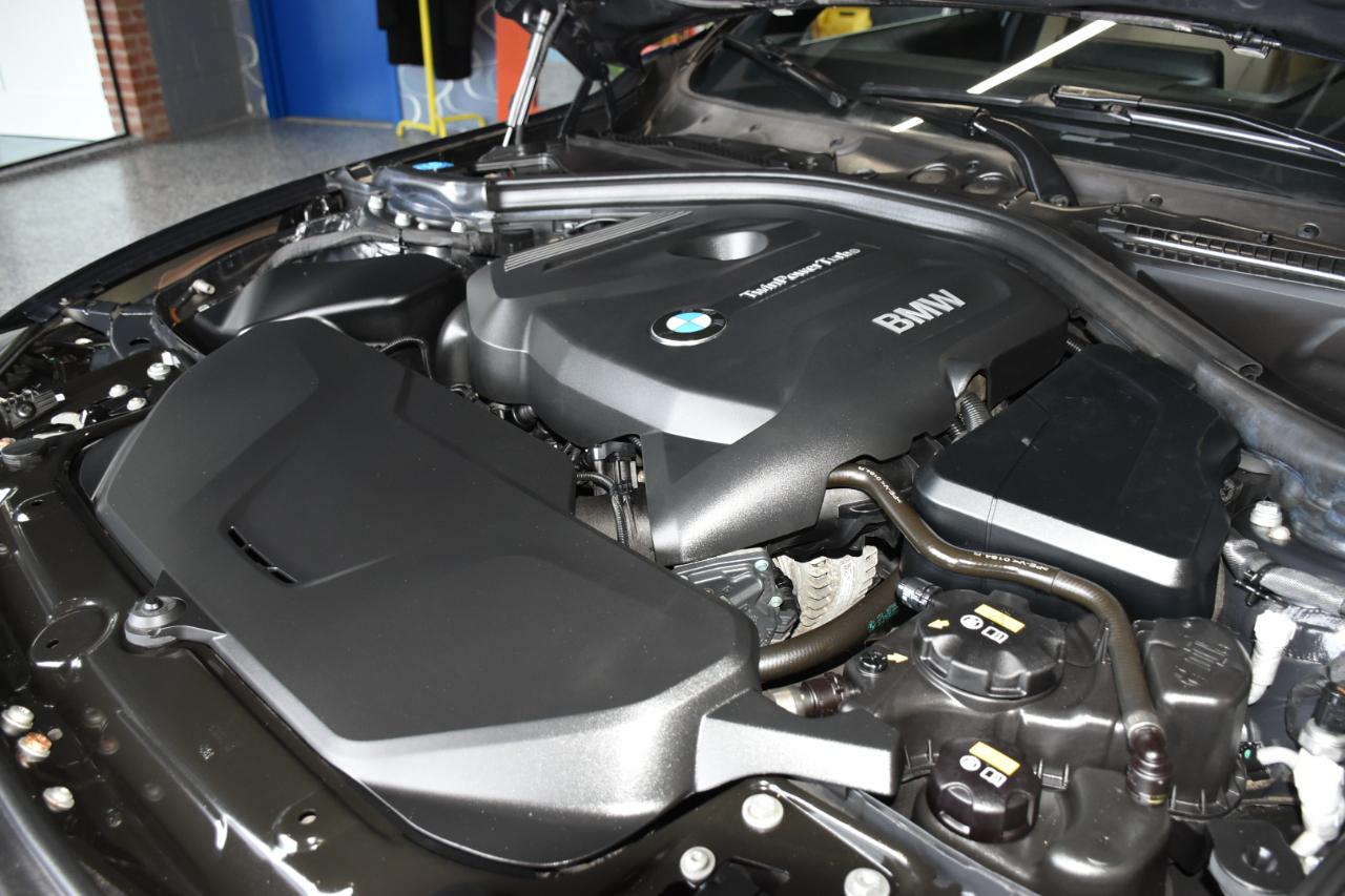 BMW 3-Series 330i xDrive SULEV Sedan 2017