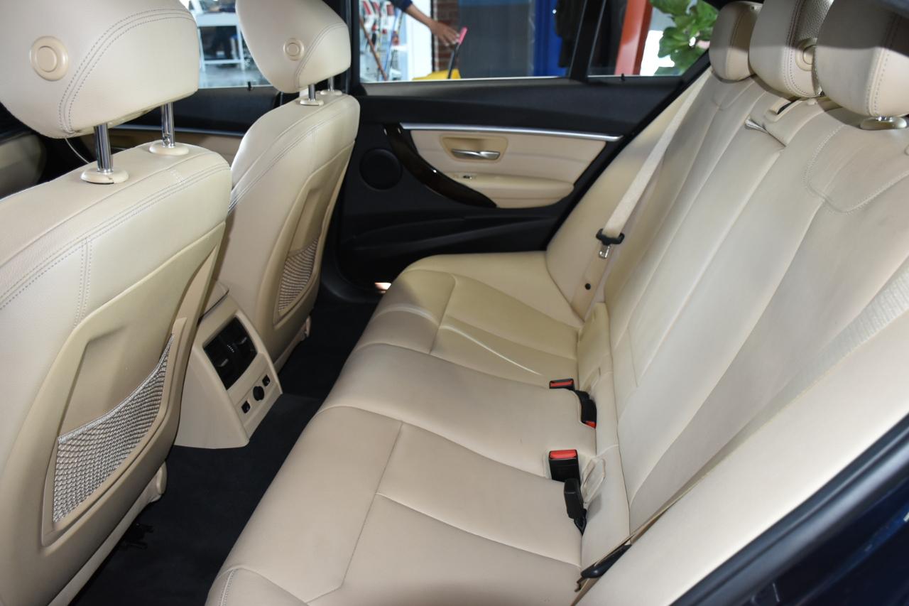 BMW 3-Series 330i xDrive SULEV Sedan 2017