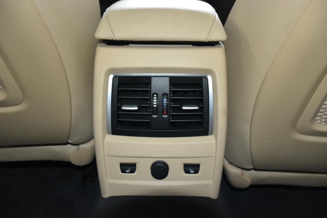 BMW 3-Series 330i xDrive SULEV Sedan 2017