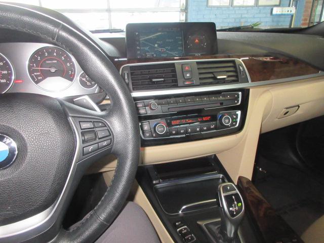 BMW 3-Series 330i xDrive SULEV Sedan 2017