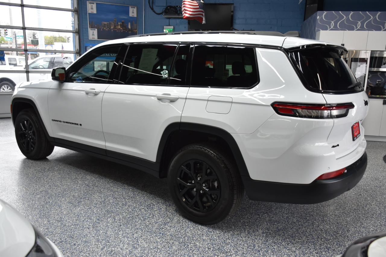 Jeep Grand Cherokee L Laredo 4D SUV 4WD 2024