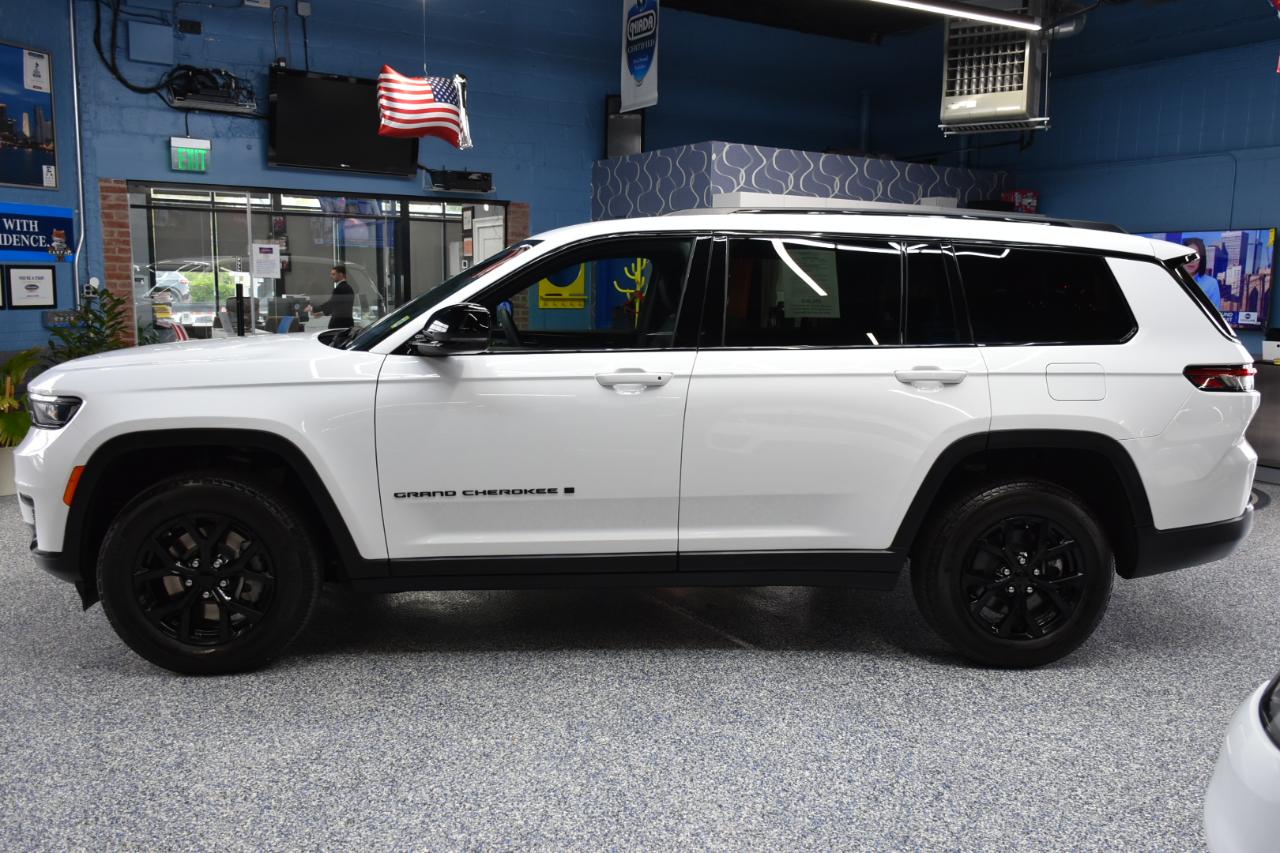 Jeep Grand Cherokee L Laredo 4D SUV 4WD 2024