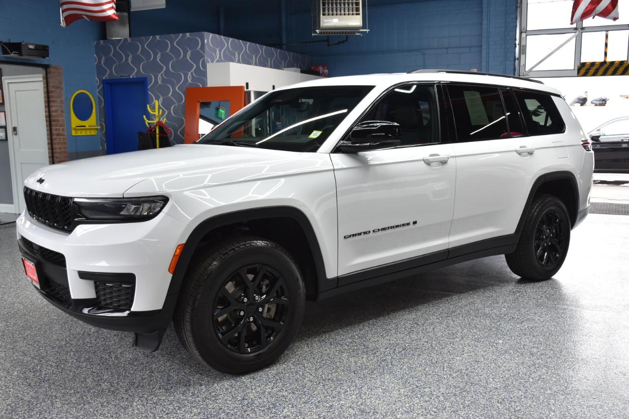 Jeep Grand Cherokee L Laredo 4D SUV 4WD 2024