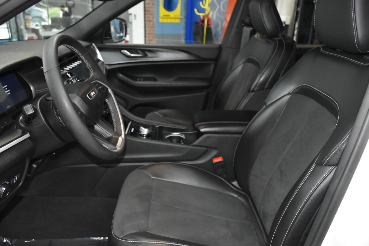 Jeep Grand Cherokee L Laredo 4D SUV 4WD 2024