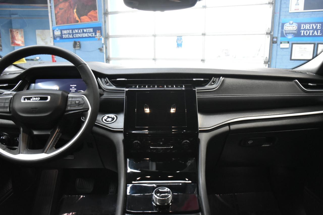 Jeep Grand Cherokee L Laredo 4D SUV 4WD 2024