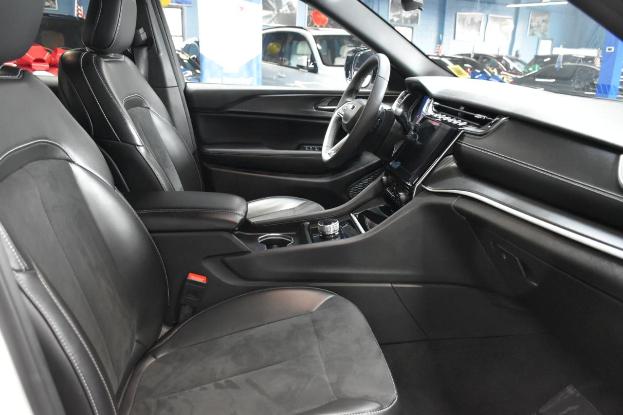 Jeep Grand Cherokee L Laredo 4D SUV 4WD 2024