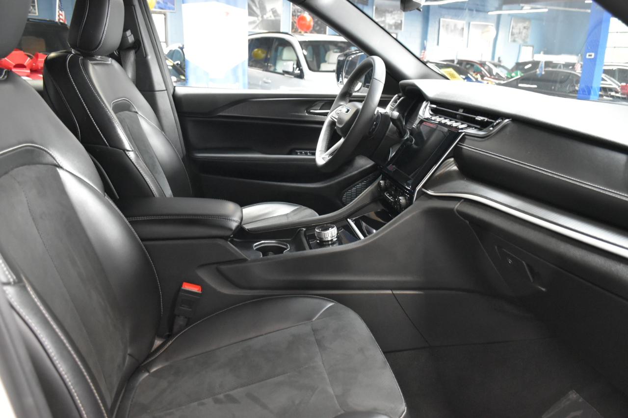 Jeep Grand Cherokee L Laredo 4D SUV 4WD 2024