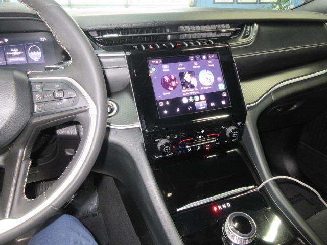 Jeep Grand Cherokee L Laredo 4D SUV 4WD 2024