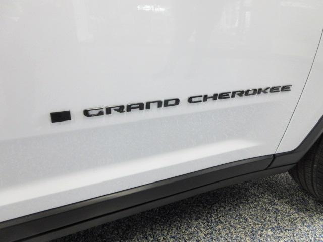 Jeep Grand Cherokee L Laredo 4D SUV 4WD 2024