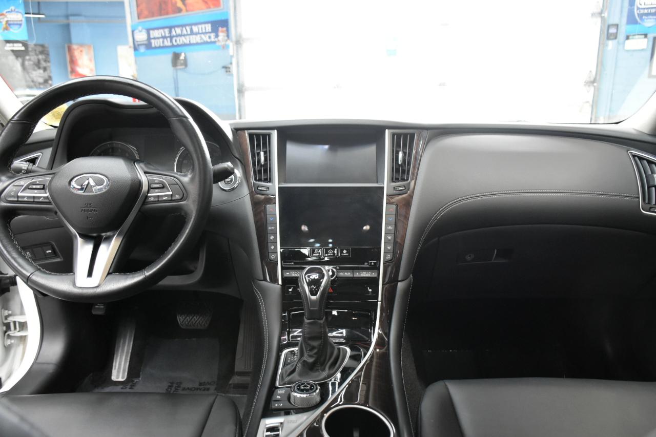 Infiniti Q50 3.0t LUXE AWD 2019