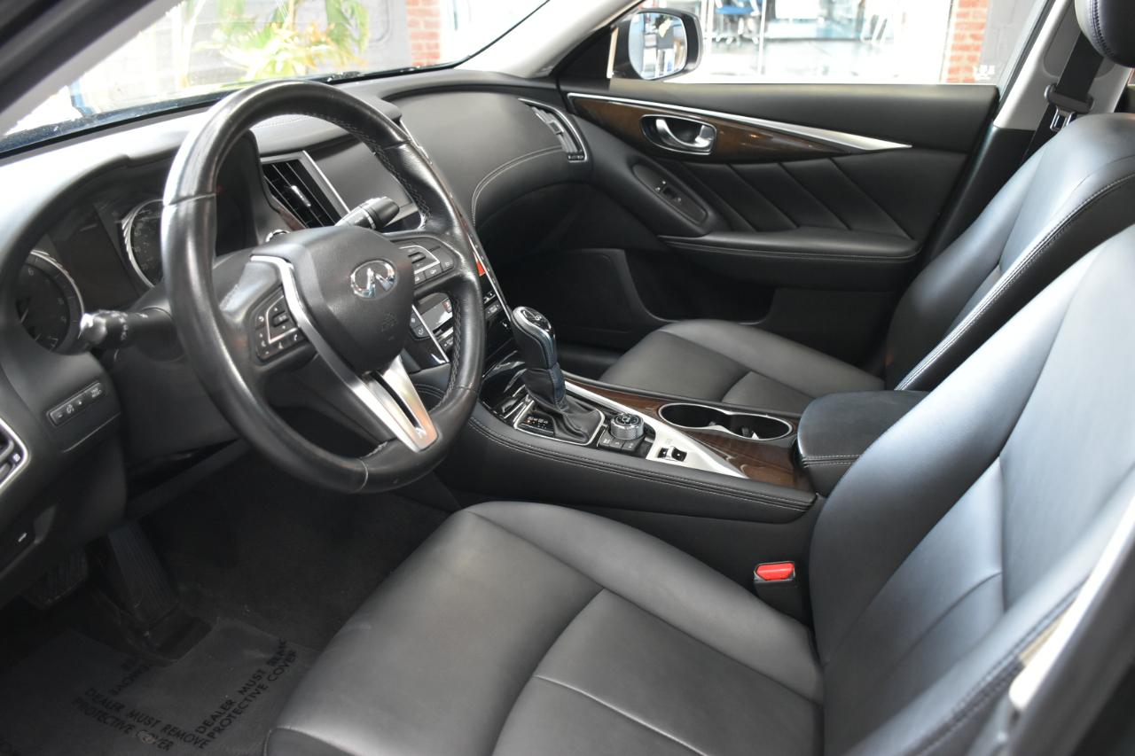 Infiniti Q50 3.0t LUXE AWD 2018