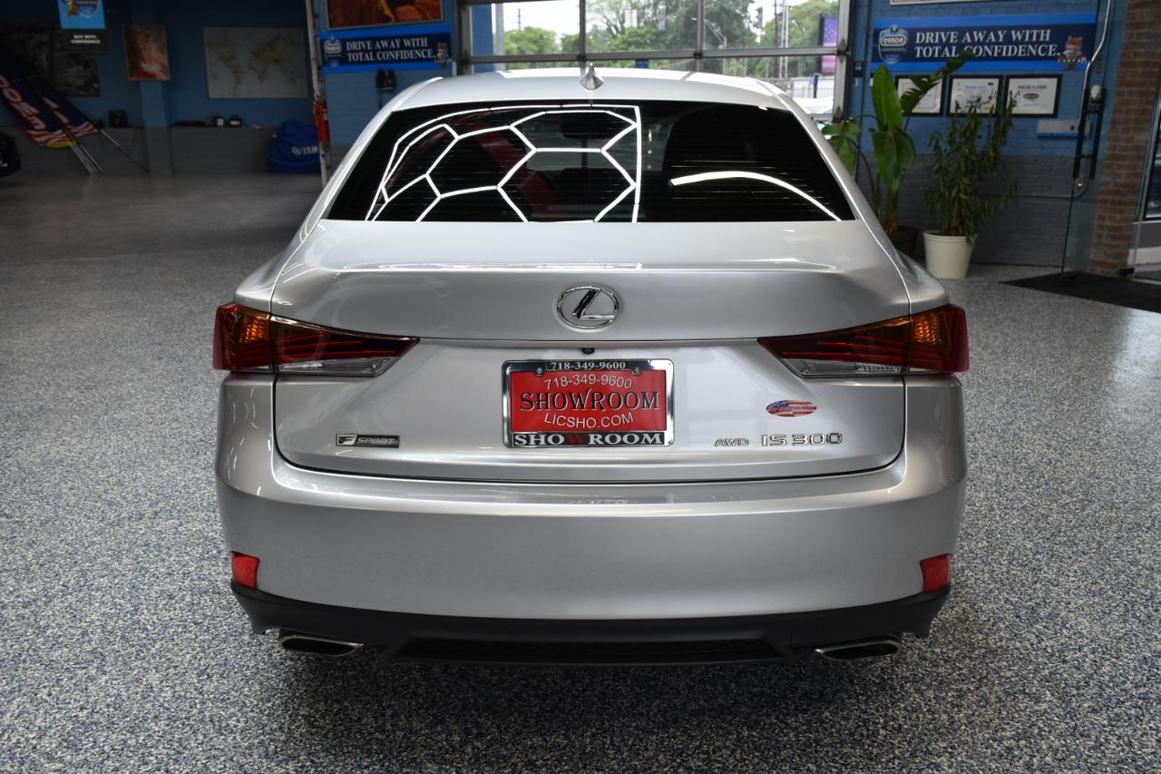Lexus IS 300 RWD 2019
