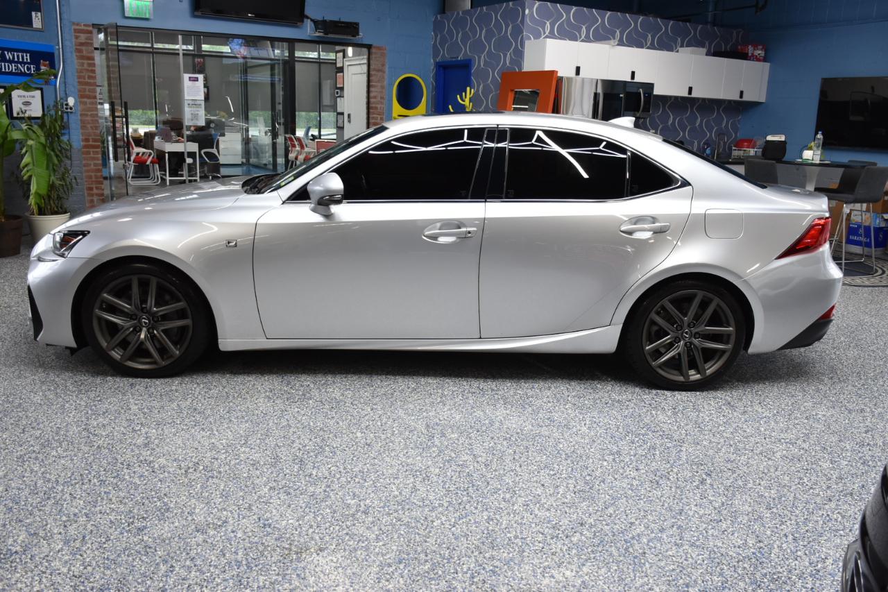 Lexus IS 300 RWD 2019