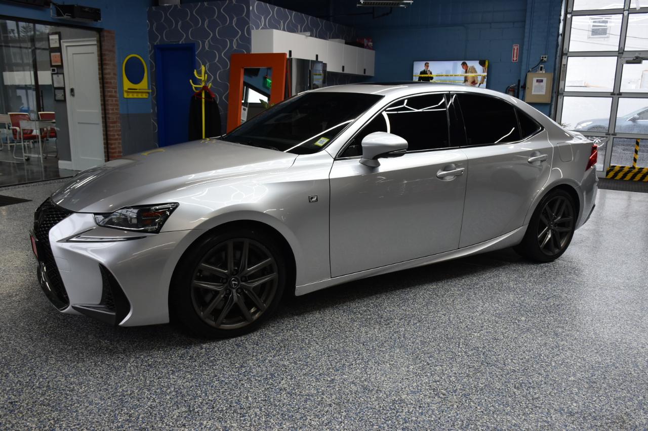 Lexus IS 300 RWD 2019