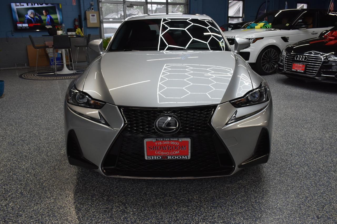 Lexus IS 300 RWD 2019