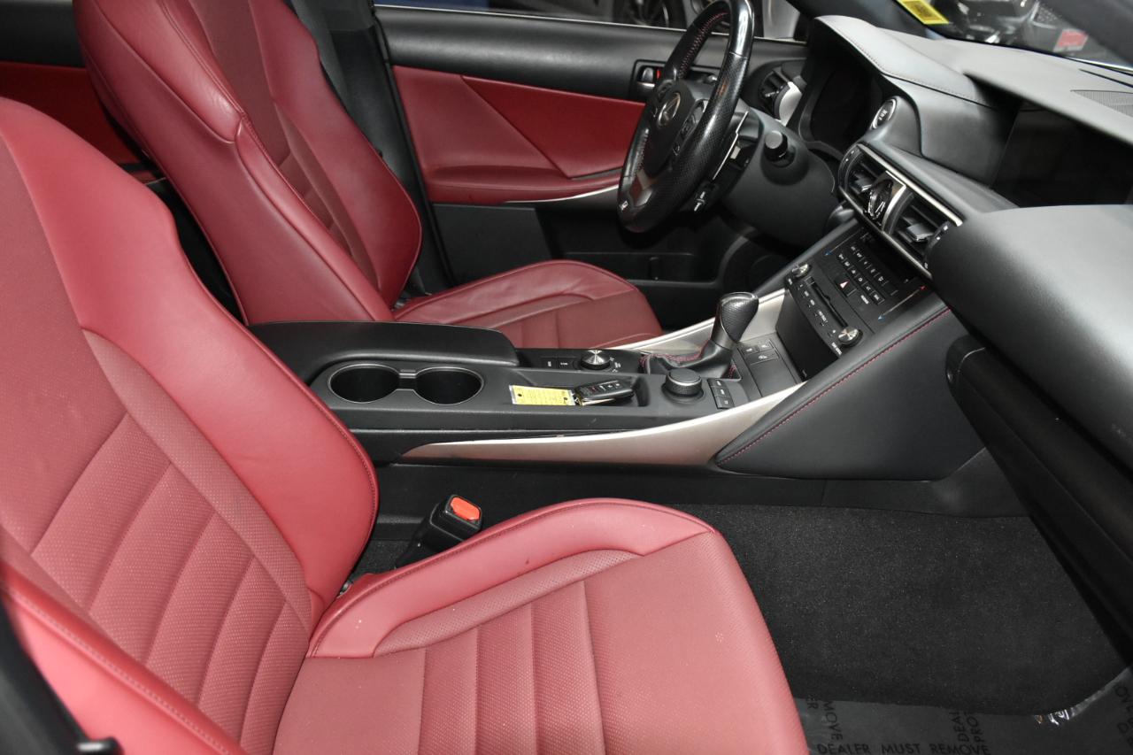 Lexus IS 300 RWD 2019