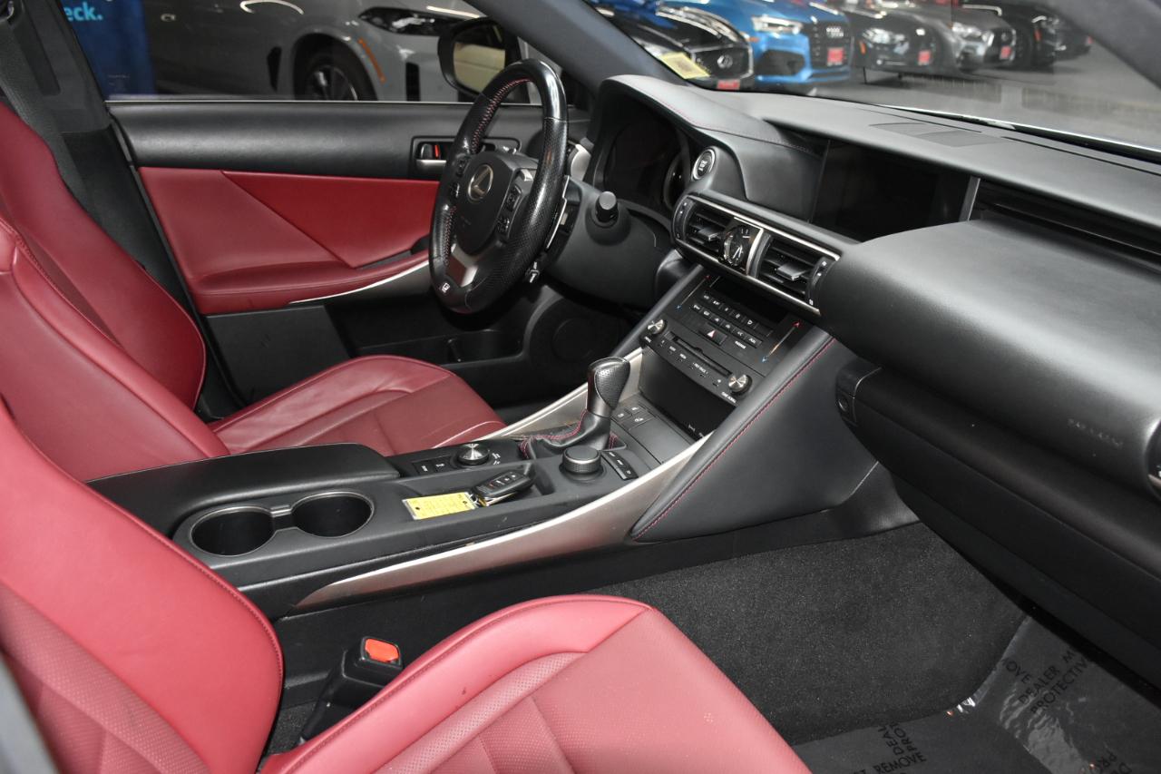 Lexus IS 300 RWD 2019