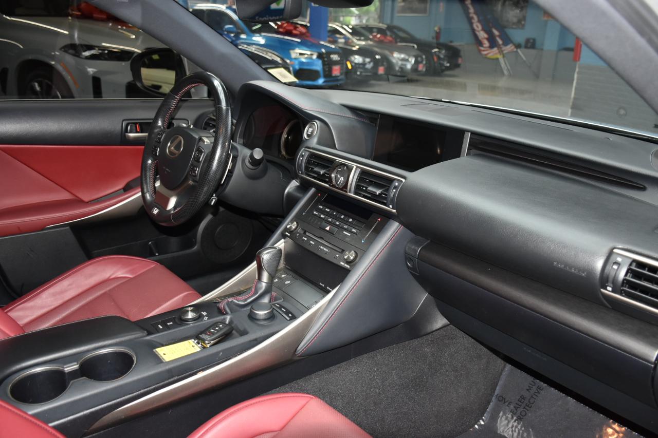 Lexus IS 300 RWD 2019