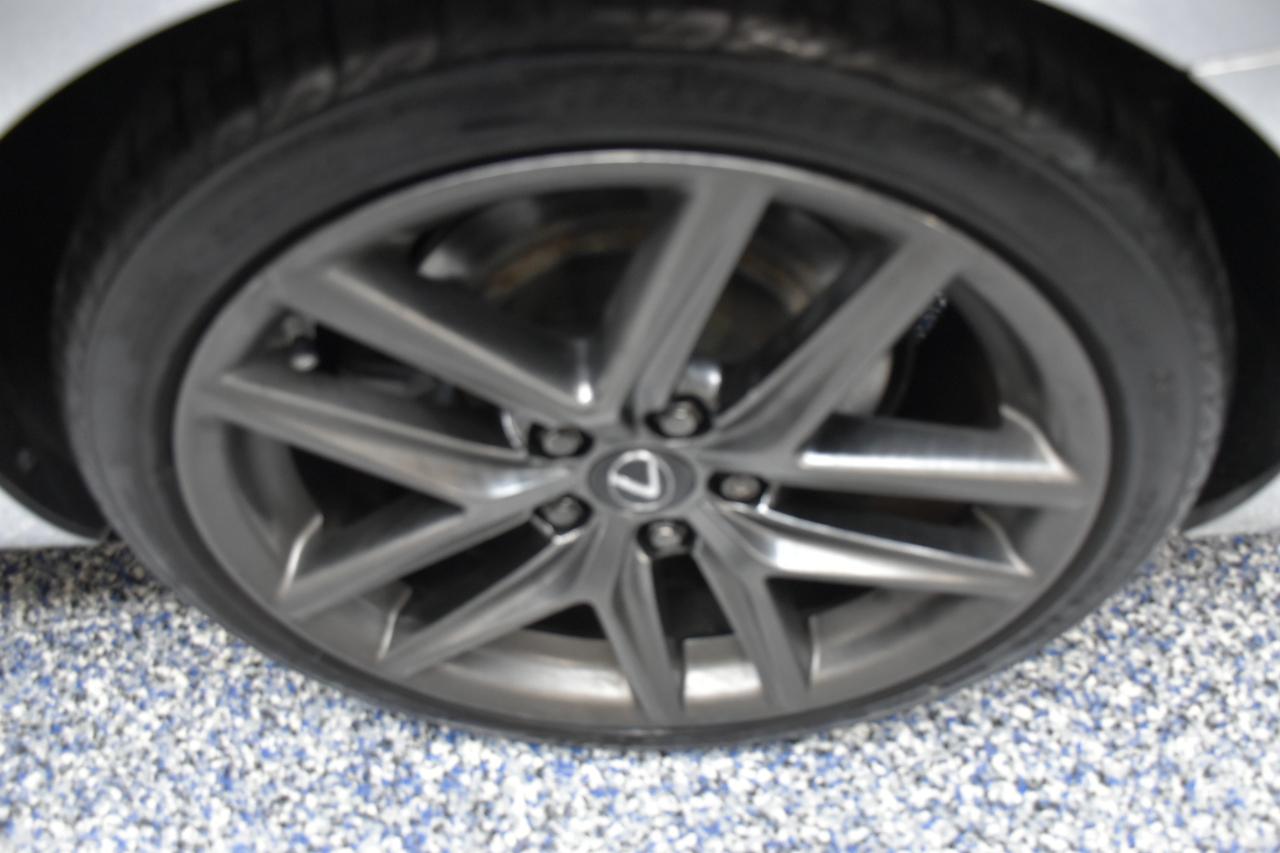 Lexus IS 300 RWD 2019
