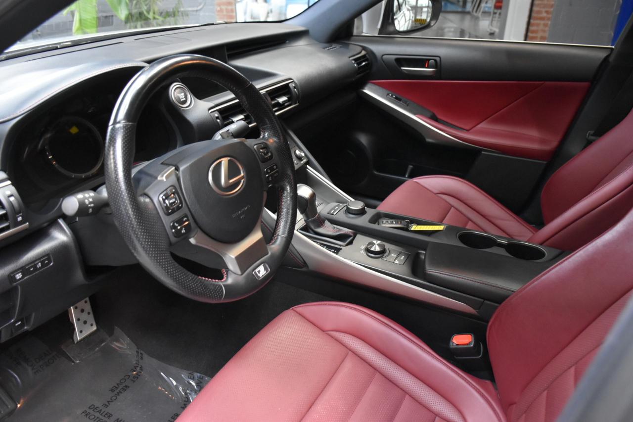 Lexus IS 300 RWD 2019