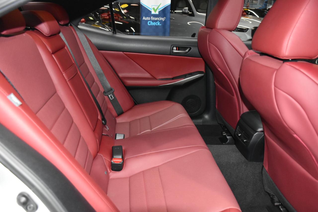 Lexus IS 300 RWD 2019