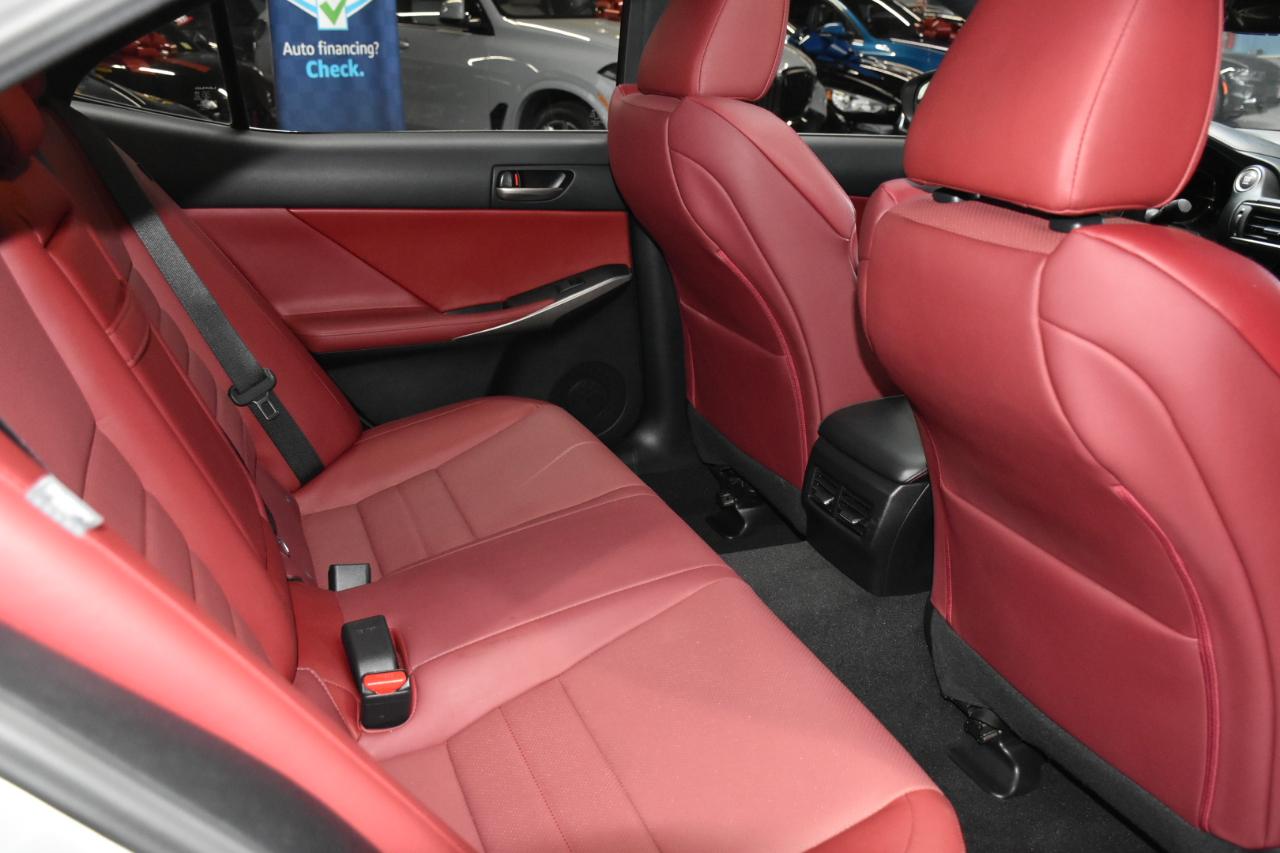 Lexus IS 300 RWD 2019