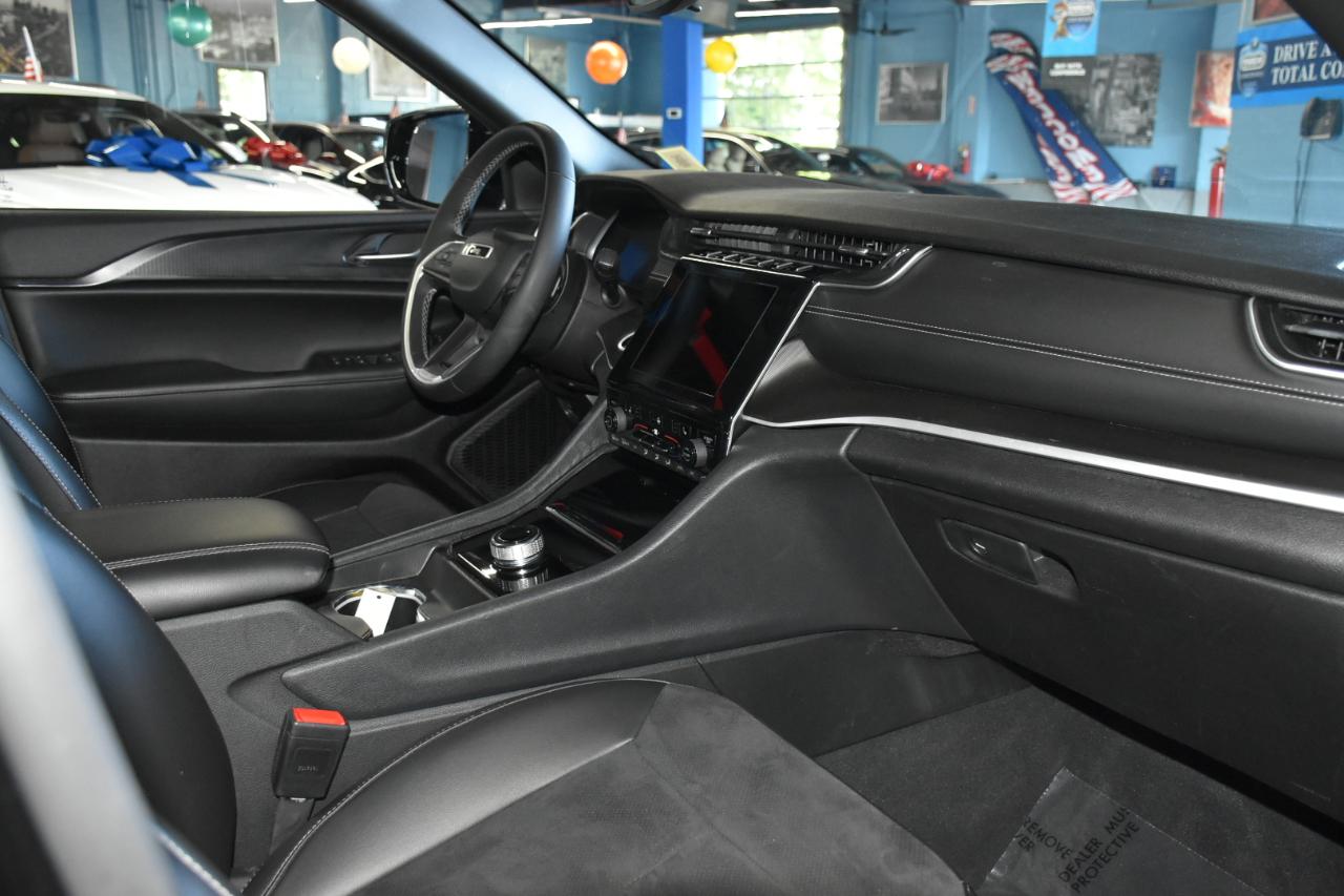 Jeep Grand Cherokee L Altitude 4D SUV 4WD 2024