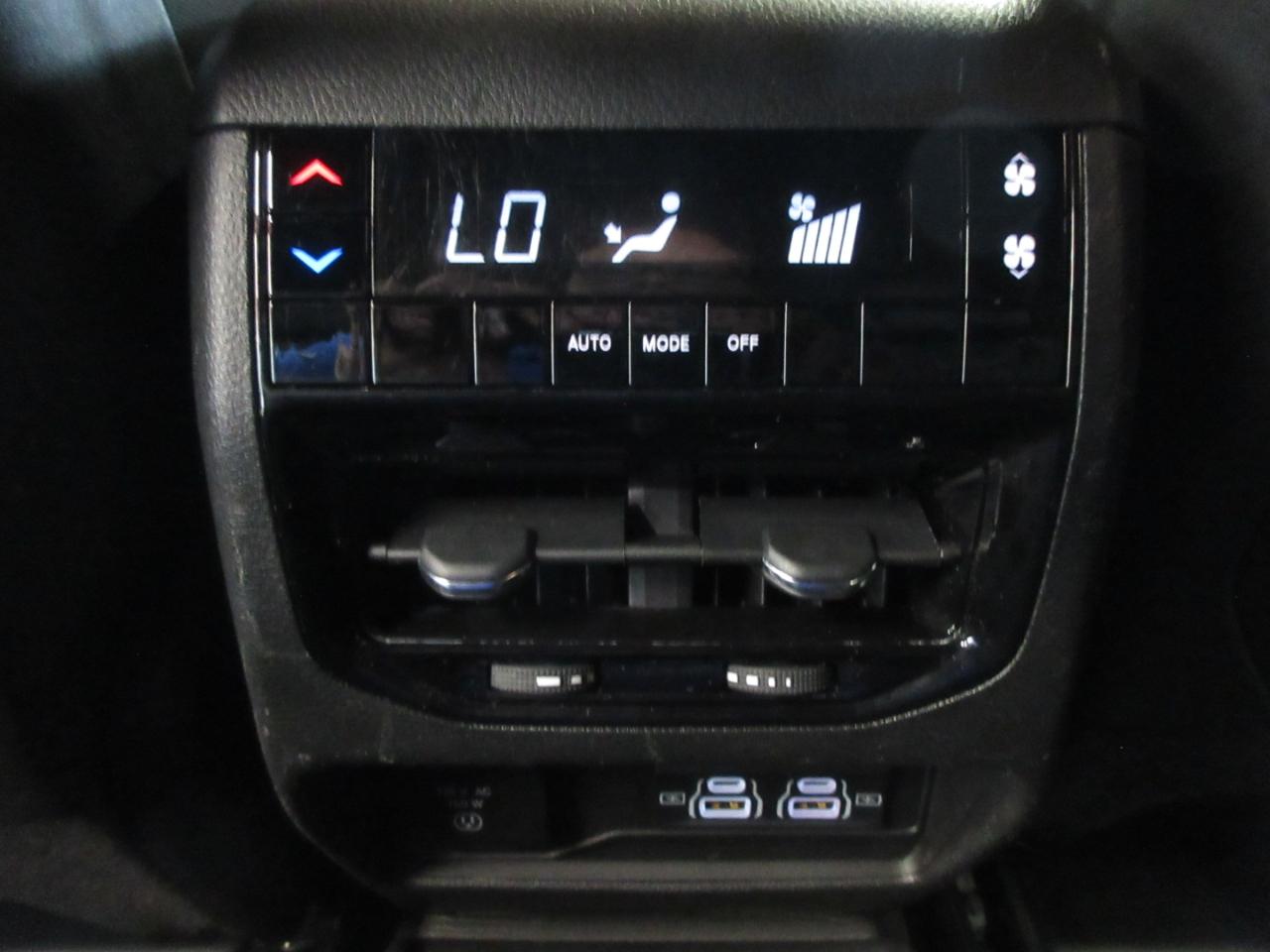 Jeep Grand Cherokee L Altitude 4D SUV 4WD 2024