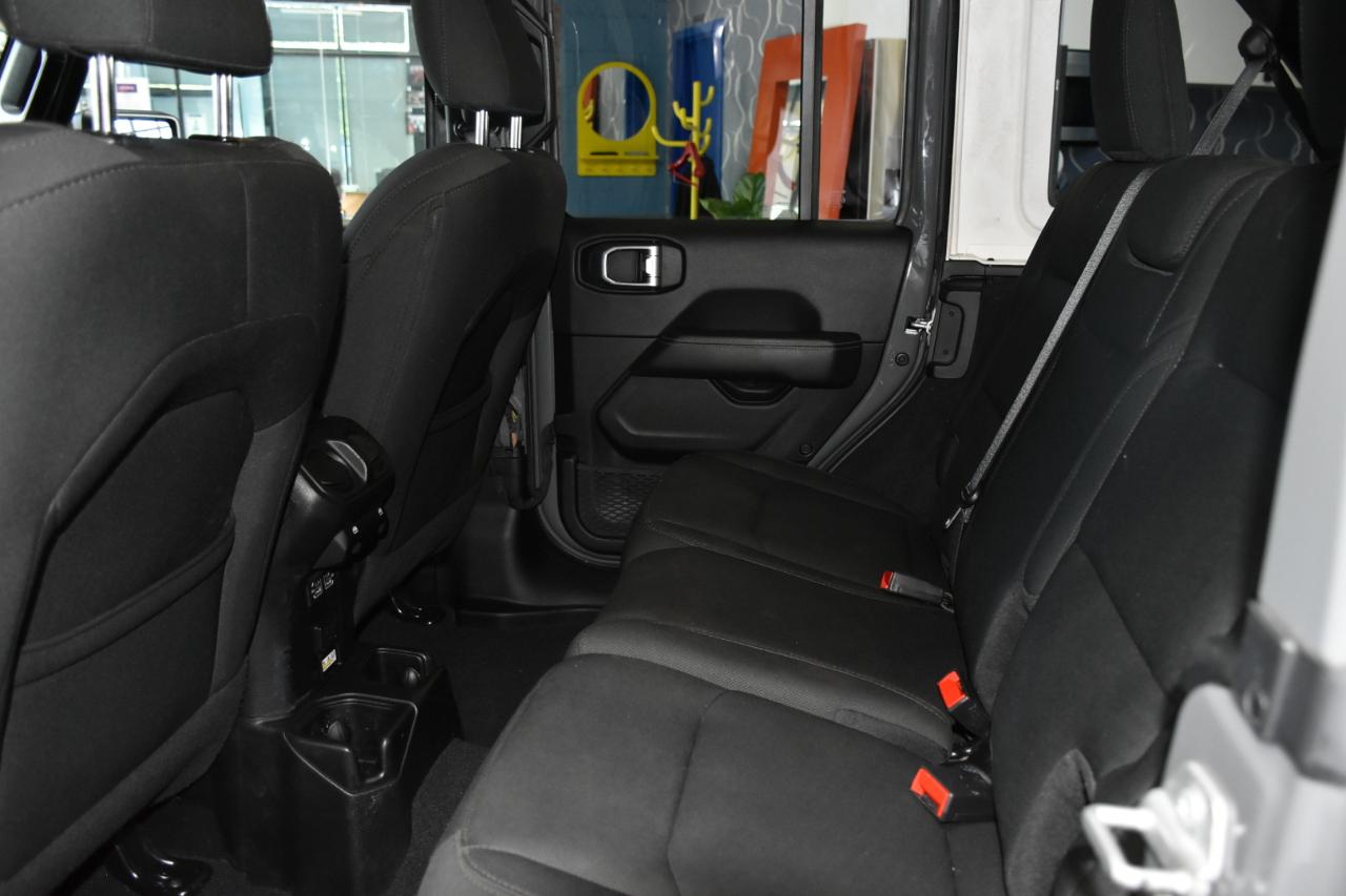 Jeep Wrangler Unlimited Sahara 2021