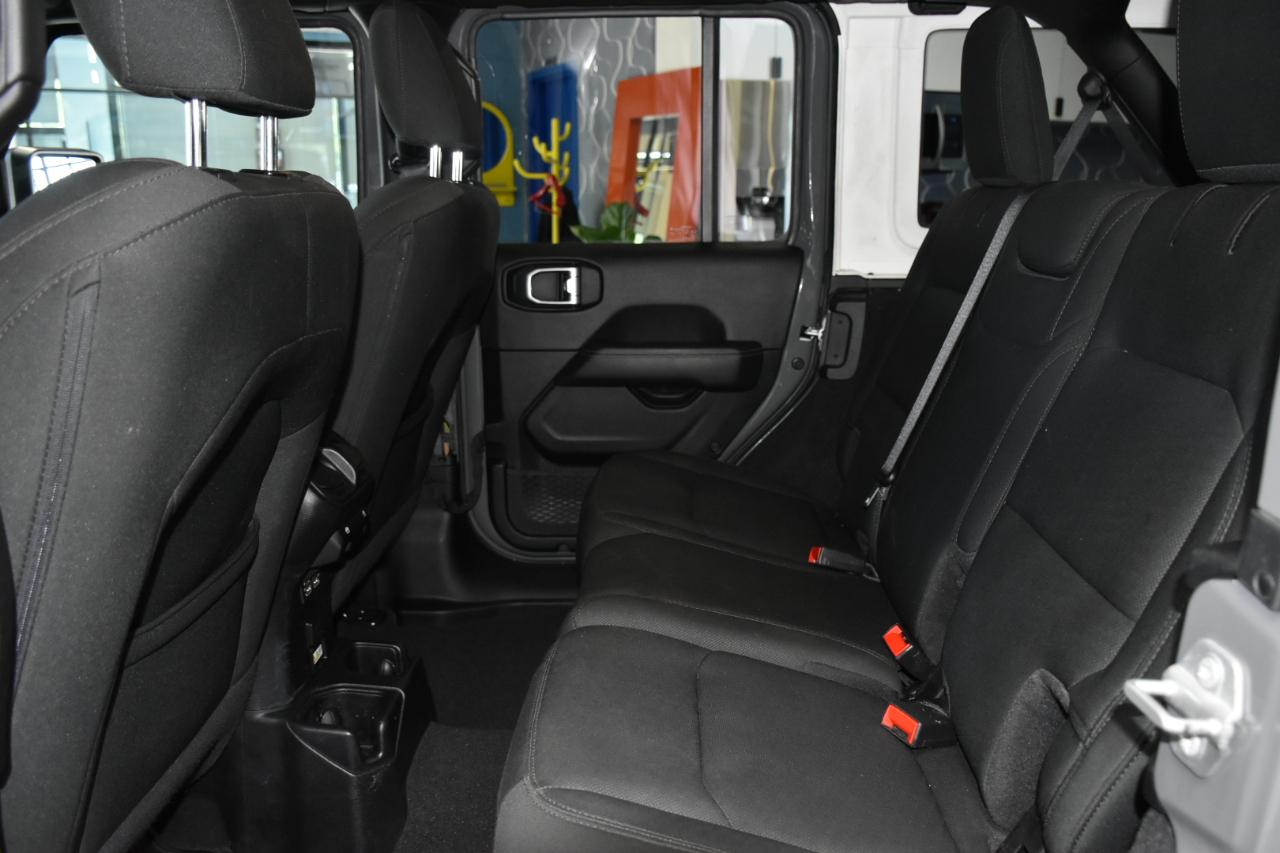 Jeep Wrangler Unlimited Sahara 2021