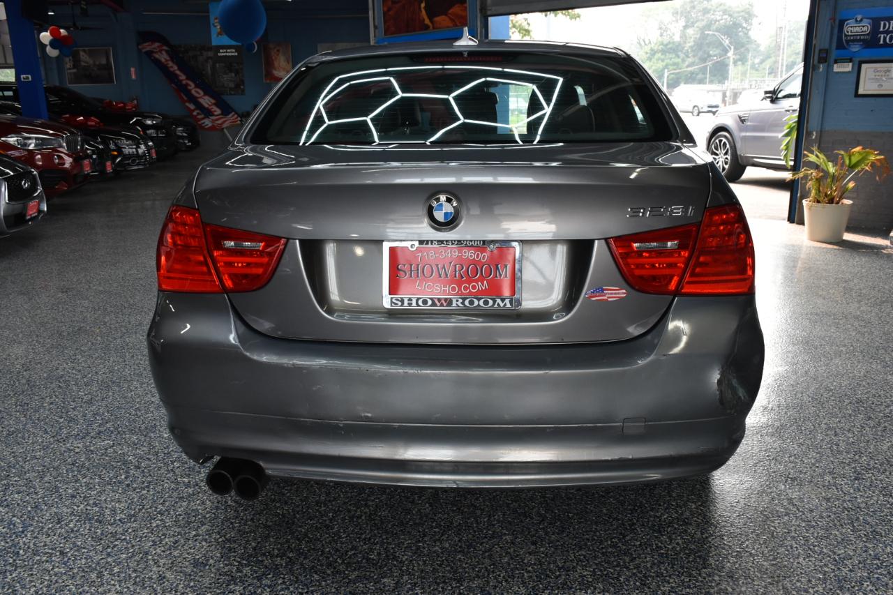 BMW 3-Series 328i xDrive 2011